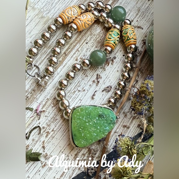 Green and Silver Beaded Necklace aventurine - Picture 5 of 5